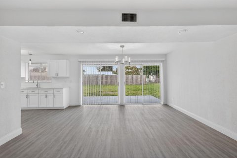 Casa en venta en Port St. Lucie, Florida, 3 dormitorios, 138.24 m2 № 2168669 - foto 7