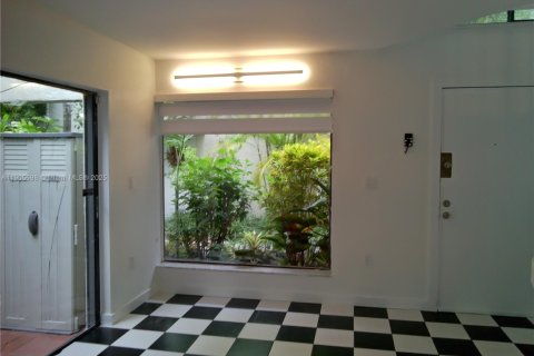 Touwnhouse à vendre à Miami, Floride: 2 chambres, 89.19 m2 № 1963741 - photo 4