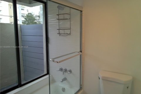 Touwnhouse à vendre à Miami, Floride: 2 chambres, 89.19 m2 № 1963741 - photo 11