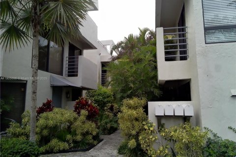 Touwnhouse à vendre à Miami, Floride: 2 chambres, 89.19 m2 № 1963741 - photo 21