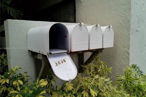 Touwnhouse à vendre à Miami, Floride: 2 chambres, 89.19 m2 № 1963741 - photo 22