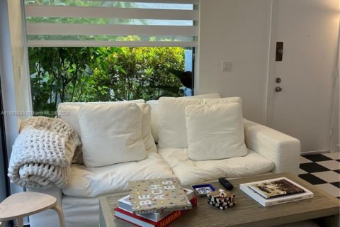 Touwnhouse à vendre à Miami, Floride: 2 chambres, 89.19 m2 № 1963741 - photo 5