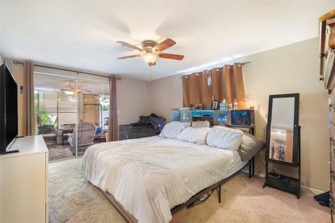 House in Port Richey, Florida 2 bedrooms, 116.22 sq.m. № 1824022 - photo 18