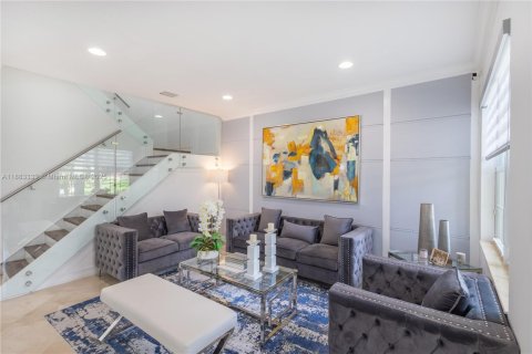 House in Boynton Beach, Florida 6 bedrooms, 300.07 sq.m. № 1929840 - photo 10