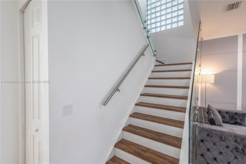 House in Boynton Beach, Florida 6 bedrooms, 300.07 sq.m. № 1929840 - photo 30