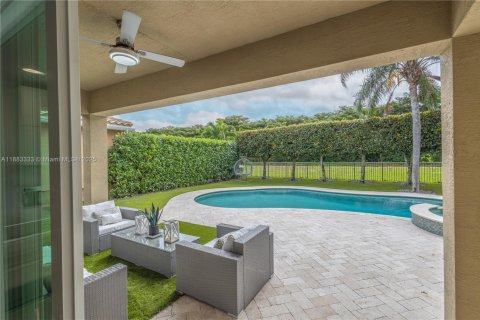 House in Boynton Beach, Florida 6 bedrooms, 300.07 sq.m. № 1929840 - photo 27