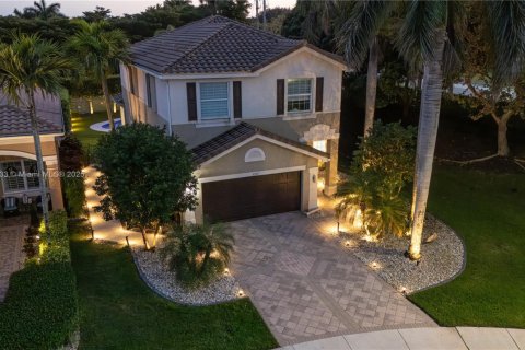 House in Boynton Beach, Florida 6 bedrooms, 300.07 sq.m. № 1929840 - photo 1