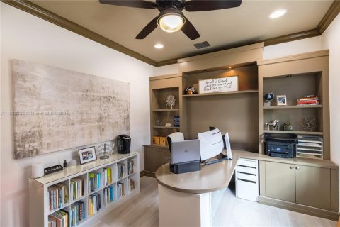 House in Boynton Beach, Florida 6 bedrooms, 300.07 sq.m. № 1929840 - photo 15