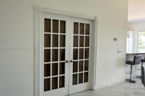 House in Miramar, Florida 3 bedrooms, 159.51 sq.m. № 1777630 - photo 12