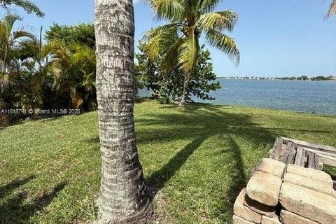 House in Miramar, Florida 3 bedrooms, 159.51 sq.m. № 1777630 - photo 21