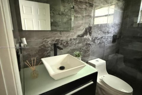 House in Miramar, Florida 3 bedrooms, 159.51 sq.m. № 1777630 - photo 15