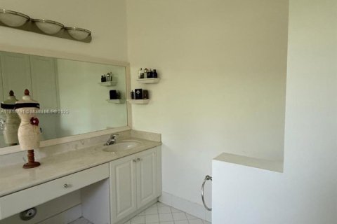 House in Miramar, Florida 3 bedrooms, 159.51 sq.m. № 1777630 - photo 13