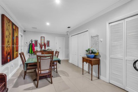 Купить виллу или дом в Майами, Флорида 6 спален, 390.47м2, № 2062104 - фото 22