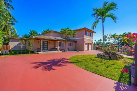 Купить виллу или дом в Майами, Флорида 6 спален, 390.47м2, № 2062104 - фото 5