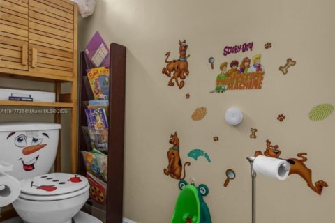 Купить виллу или дом в Майами, Флорида 6 спален, 390.47м2, № 2062104 - фото 29