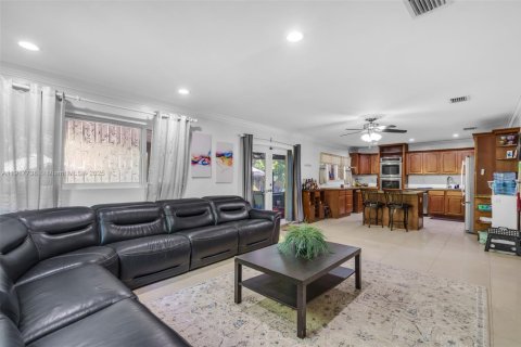 Купить виллу или дом в Майами, Флорида 6 спален, 390.47м2, № 2062104 - фото 11