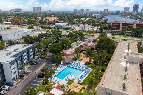 Condominio en venta en Pompano Beach, Florida, 2 dormitorios, 96.15 m2 № 2178680 - foto 16