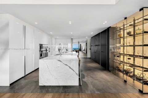 Condominio en venta en Bal Harbour, Florida, 3 dormitorios, 310.76 m2 № 1980481 - foto 10