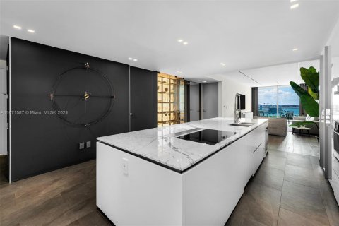 Condominio en venta en Bal Harbour, Florida, 3 dormitorios, 310.76 m2 № 1980481 - foto 11