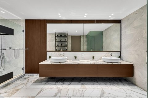 Condominio en venta en Bal Harbour, Florida, 3 dormitorios, 310.76 m2 № 1980481 - foto 23