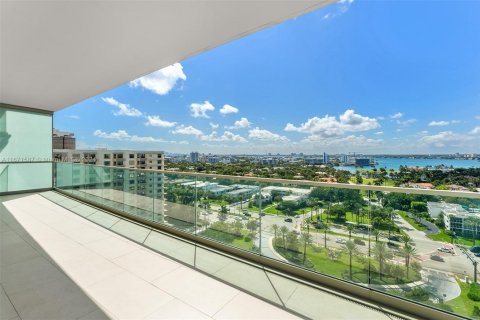 Condominio en venta en Bal Harbour, Florida, 3 dormitorios, 310.76 m2 № 1980481 - foto 28