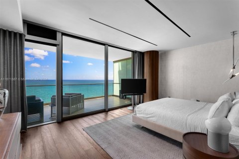 Condominio en venta en Bal Harbour, Florida, 3 dormitorios, 310.76 m2 № 1980481 - foto 17