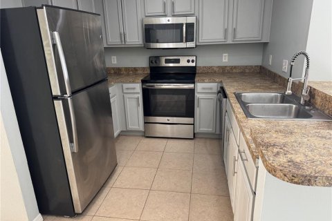 Villa ou maison à louer à Poinciana, Floride: 4 chambres, 148.92 m2 № 2413925 - photo 6