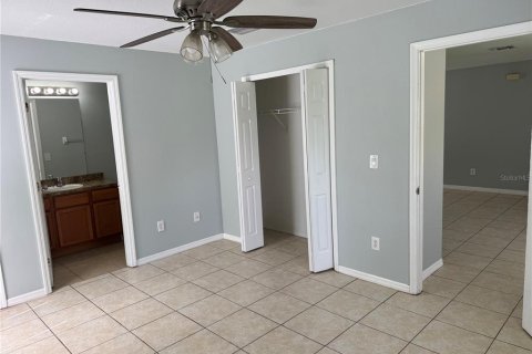Villa ou maison à louer à Poinciana, Floride: 4 chambres, 148.92 m2 № 2413925 - photo 10