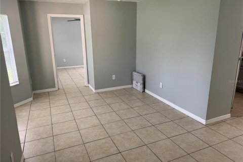 Villa ou maison à louer à Poinciana, Floride: 4 chambres, 148.92 m2 № 2413925 - photo 2