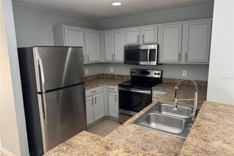 Villa ou maison à louer à Poinciana, Floride: 4 chambres, 148.92 m2 № 2413925 - photo 7