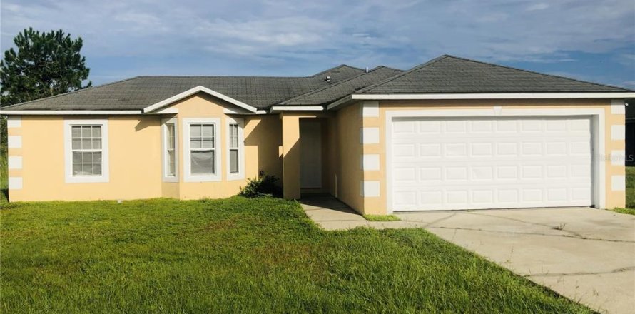 Villa ou maison à Poinciana, Floride 4 chambres, 148.92 m2 № 2413925