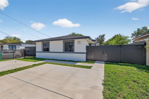 Villa ou maison à louer à Miami, Floride: 3 chambres, 185.62 m2 № 2055581 - photo 3