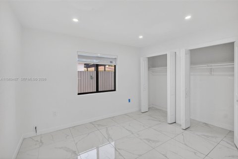 Villa ou maison à louer à Miami, Floride: 3 chambres, 185.62 m2 № 2055581 - photo 21