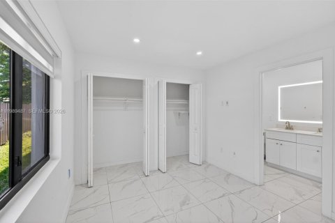 Villa ou maison à louer à Miami, Floride: 3 chambres, 185.62 m2 № 2055581 - photo 22