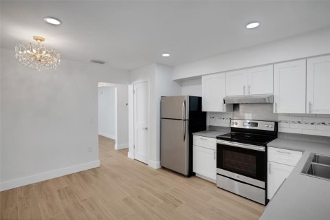 Appartement à louer à Belleair Bluffs, Floride: 3 chambres, 136.01 m2 № 2408791 - photo 18