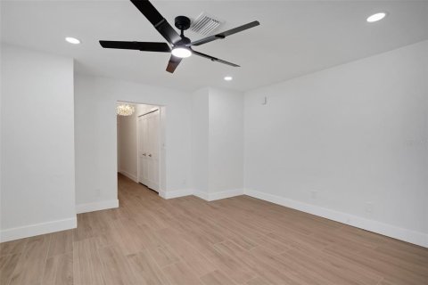 Appartement à louer à Belleair Bluffs, Floride: 3 chambres, 136.01 m2 № 2408791 - photo 15