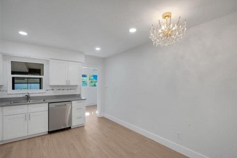 Appartement à louer à Belleair Bluffs, Floride: 3 chambres, 136.01 m2 № 2408791 - photo 16