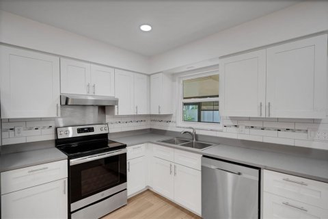 Appartement à louer à Belleair Bluffs, Floride: 3 chambres, 136.01 m2 № 2408791 - photo 19