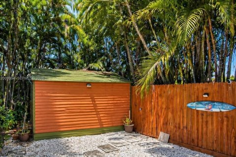 House in Hollywood, Florida 3 bedrooms, 112.97 sq.m. № 2076625 - photo 30