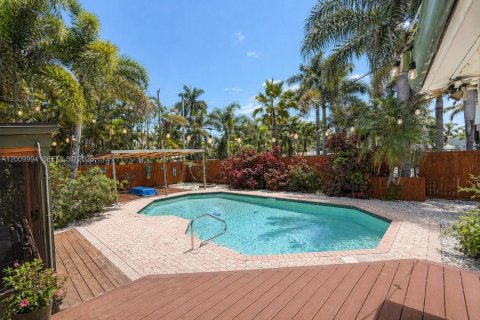House in Hollywood, Florida 3 bedrooms, 112.97 sq.m. № 2076625 - photo 23