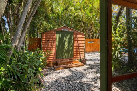 House in Hollywood, Florida 3 bedrooms, 112.97 sq.m. № 2076625 - photo 29