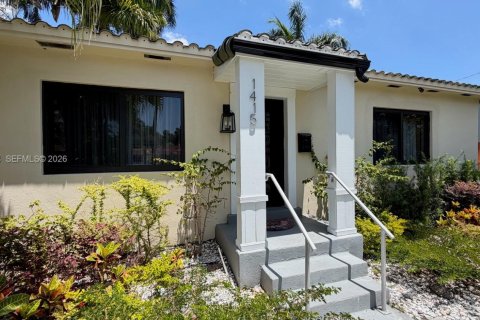 House in Hollywood, Florida 3 bedrooms, 112.97 sq.m. № 2076625 - photo 3