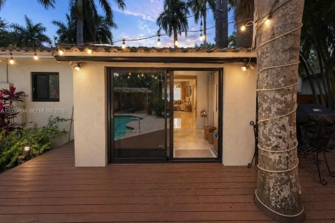 House in Hollywood, Florida 3 bedrooms, 112.97 sq.m. № 2076625 - photo 27