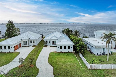 Villa ou maison à vendre à Port Charlotte, Floride: 3 chambres, 233.37 m2 № 2212789 - photo 5
