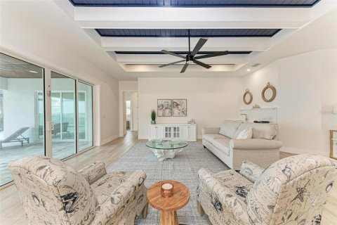 Villa ou maison à vendre à Port Charlotte, Floride: 3 chambres, 233.37 m2 № 2212789 - photo 11