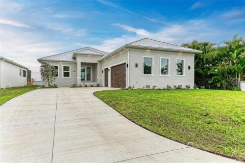 Villa ou maison à vendre à Port Charlotte, Floride: 3 chambres, 233.37 m2 № 2212789 - photo 6