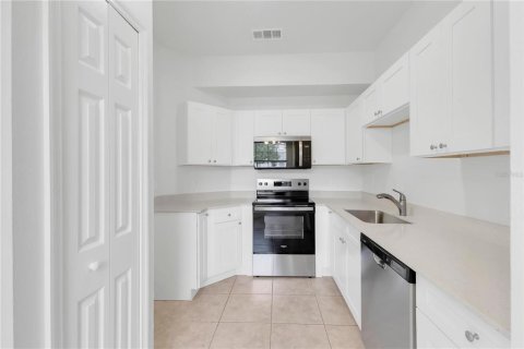Touwnhouse à vendre à Kissimmee, Floride: 3 chambres, 132.2 m2 № 2420595 - photo 10