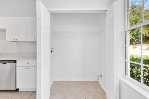 Touwnhouse à vendre à Kissimmee, Floride: 3 chambres, 132.2 m2 № 2420595 - photo 8