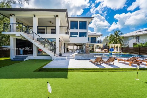 House in Key Largo, Florida 5 bedrooms, 359.35 sq.m. № 1863794 - photo 4