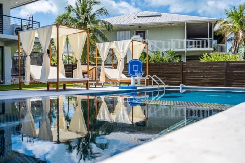 House in Key Largo, Florida 5 bedrooms, 359.35 sq.m. № 1863794 - photo 6